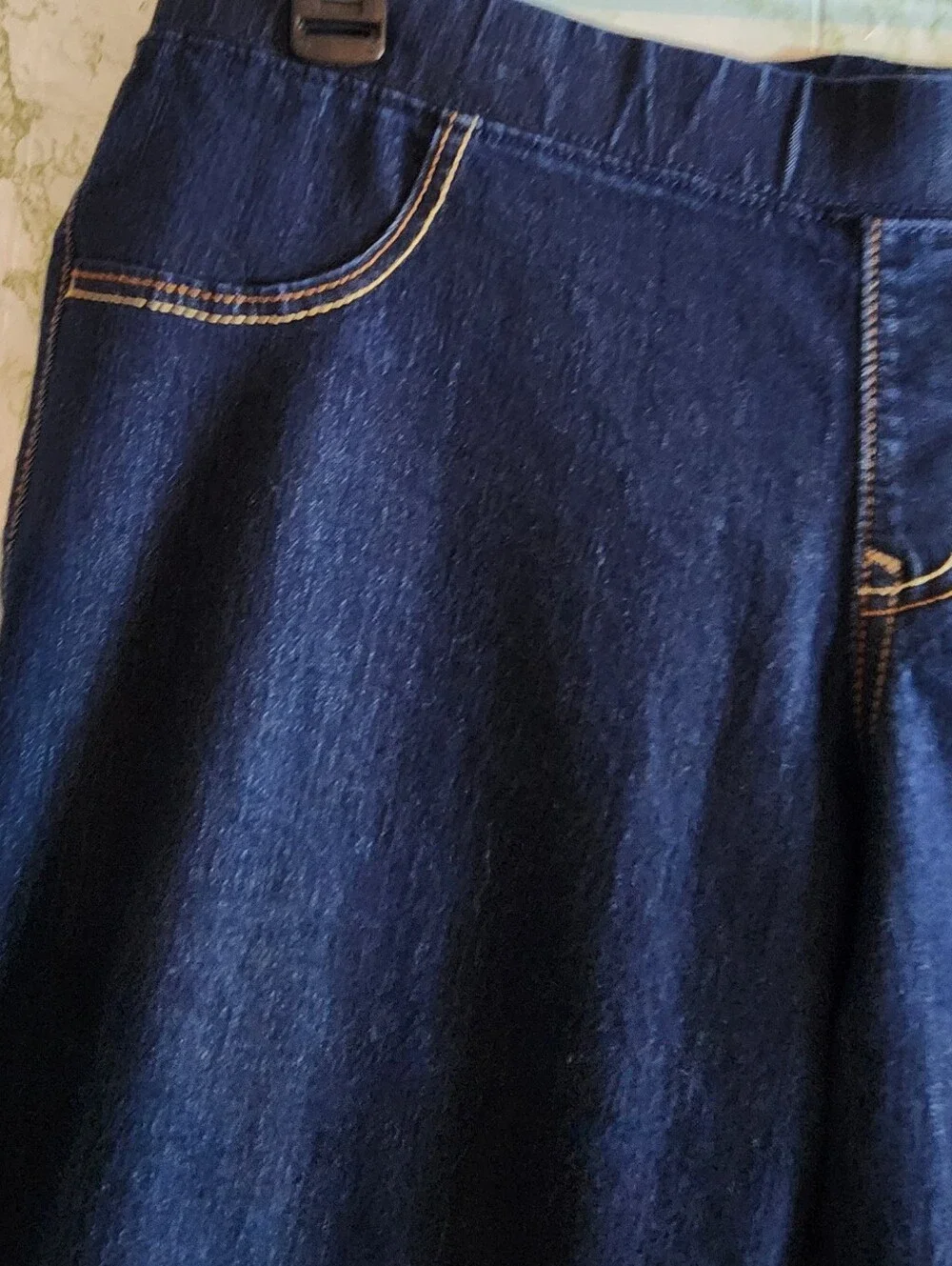 Old Navy Pull-on Style Skinny Jeans - Picture 3 of 13